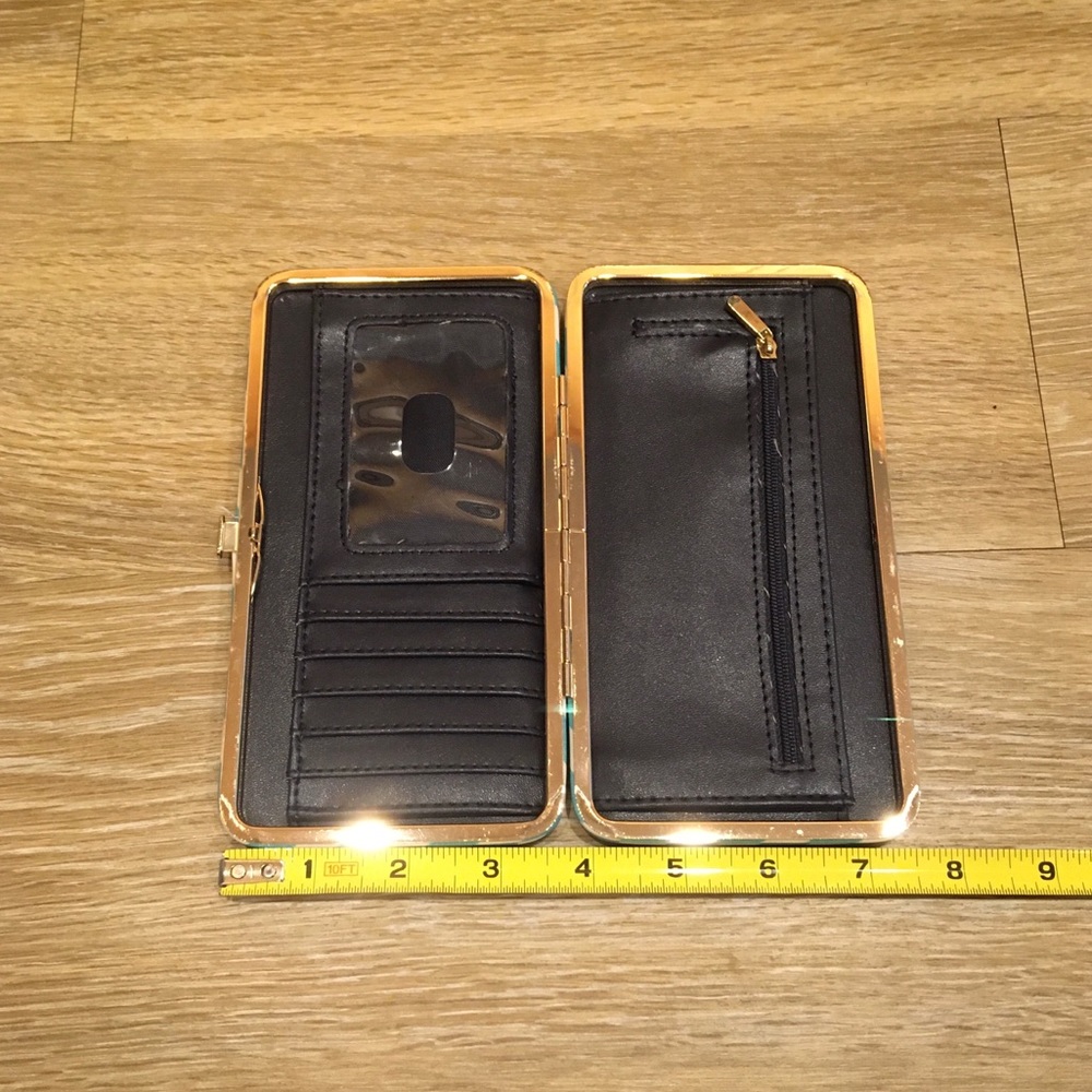 Chevron Snap Wallet - Picture 6 of 8